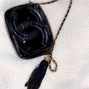 AUTHENTIC CHANEL VINTAGE CROSSBODY